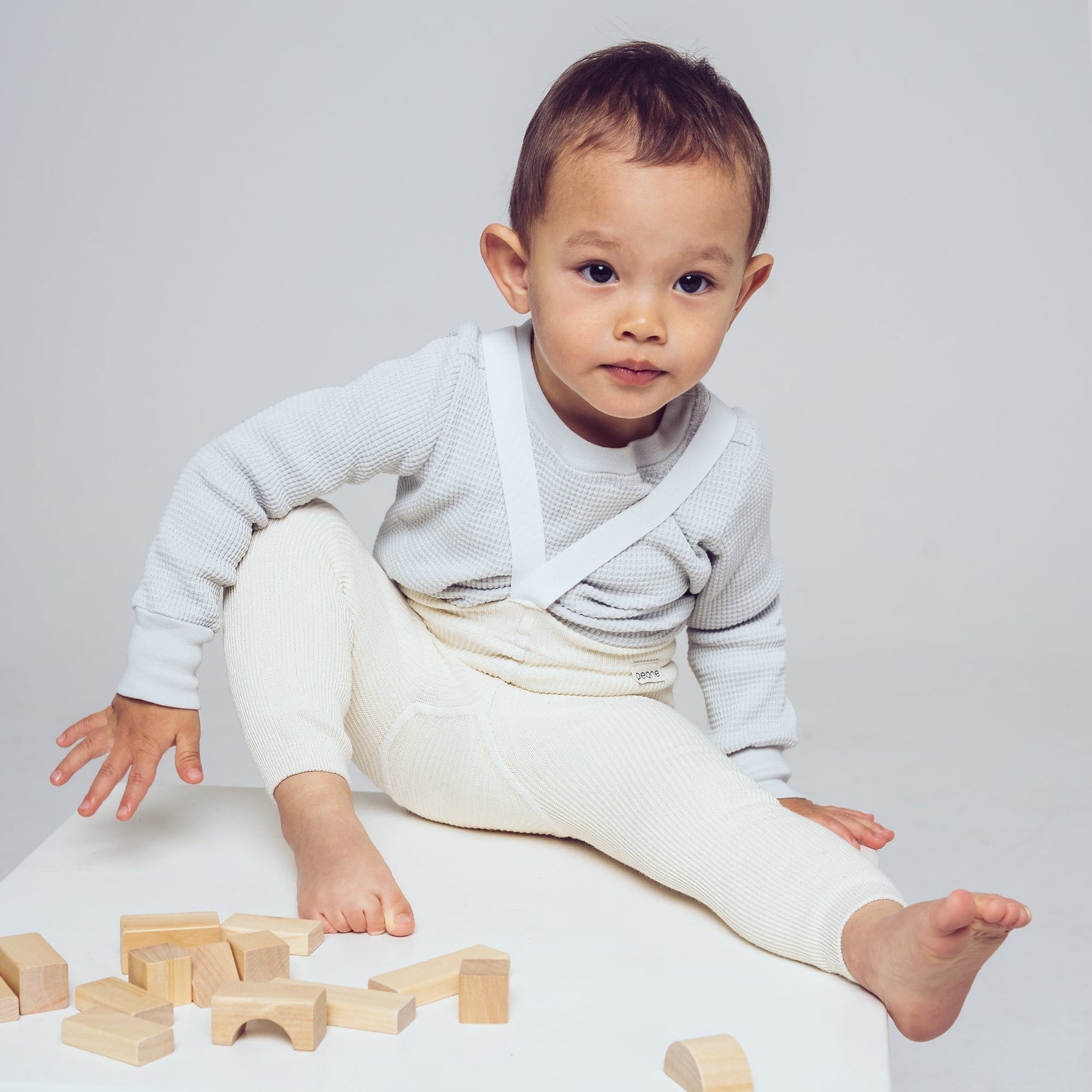 How to dress children in autumn and winter